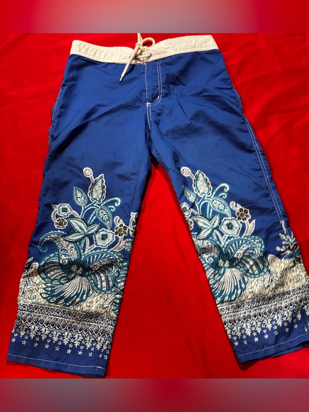 Vintage Guess Blue and White Unisex Floral Capris